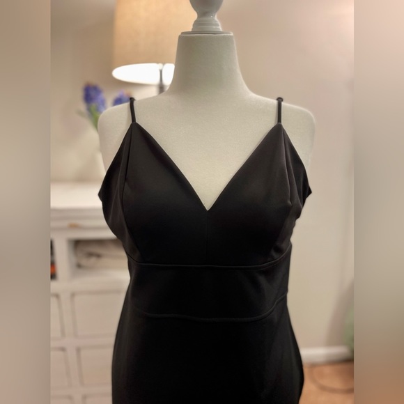 Express Black Dress, V-Neck, Adjustable straps XL- NWT - Picture 2 of 6